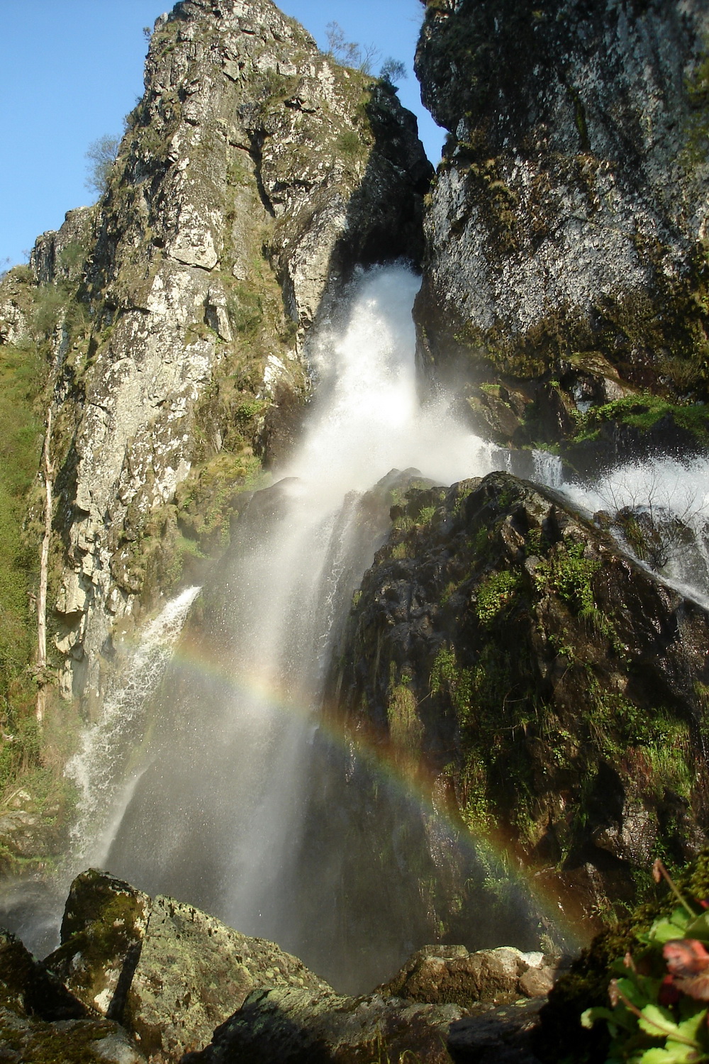 A Cascata De Pit es Das J nias A Regi o Alojamento Local